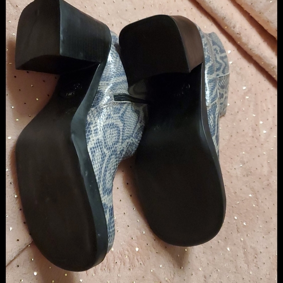 Boots - Picture 4 of 9